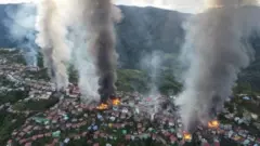 ภาพมุมสูงไฟไหม้บ้านเรือนในเมืองทานตะลัง