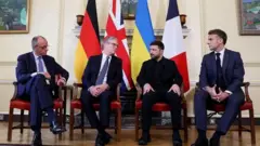 Володимир Зеленський, Еммануель Макрон і Фрідріх Мерц на переговорах на Даунінг-стріт