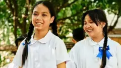 ကျောင်းသူတွေကို ဆံပင်ရှည် ထားခွင့် ပေးခဲ့ချိန်မှာ စည်းနှောင်ထားရမယ် … ဖြန့်ချမထားရ ဆိုပြီး ဆက်ပြီး ကန့်သတ်ခဲ့