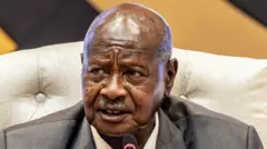 Perezida Yoweri Museveni arimo kuvugira mu ndangururamajwi