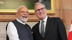भारतीय प्रधानमंत्री नरेंद्र मोदी और ब्रिटेन के प्रधानमंत्री किएर स्टार्मर