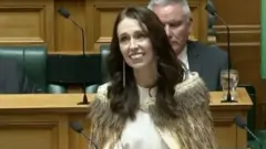 جاسيندا أرديرن تلقي خطابا عاطفيا أخيرا في برلمان نيوزيلندا