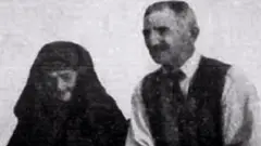 Baba Anujka sa sinom Stefanom posle izlaska iz zatvora