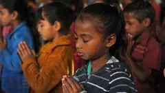 શાળામાં અભ્યાસ કરતી બાળકીની પ્રતીકાત્મક તસવીર