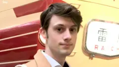 그는 어느새 금융계 흔치 않은 유형의 베테랑이 되었다.