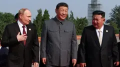 O presidente da Rússia, Vladimir Putin, o presidente da China, Xi Jinping, e o líder da Coreia do Norte, Kim Jong Un