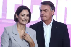 Michelle e Jair Bolsonaro evento do Partido Liberal na Assembleia Legislativa de São Paulo em 6 de maio de 2023