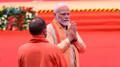 વડા પ્રધાન નરેન્દ્ર મોદી, ગૃહ મનંત્રી અમિત શાહ અને ઉત્તર પ્રદેશના મુખ્ય મંત્રી યોગી આદિત્યનાથના સંબંધ, ભાજપમાં આંતરિક કલહ, રાજકીય વિશ્લેષક શું કહે છે, બીબીસી ગુજરાતી, બીબીસી ગુજરાતી ન્યૂઝ