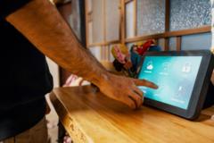 රාත්‍රි නින්දට යාමට පෙර Wi-Fi සහ ජංගම දුරකතනයේ ඉන්ටර්නෙට් සබඳතා ක්‍රියා විරහිත කළ යුතු ද?