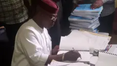 Segun oni