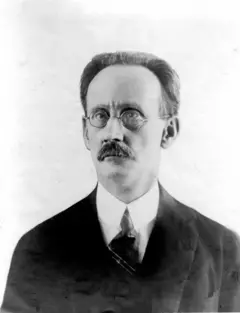 Foto preto e branco do rosto de Adolfo Lutz