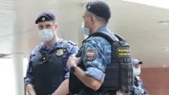 судебные приставы