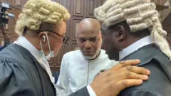 Nnamdi Kanu for court with im lawyers