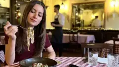 कीट-पतंगे खाने का चलन