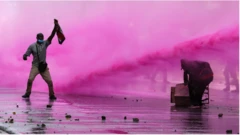 ሰልፈኛታት ኣብ ማእኸል ጽርግያ