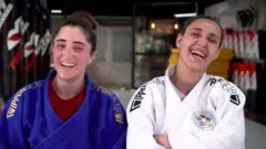 فرقتهما الحرب وجمعهما الجودو