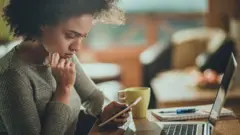 جعل العمل عن بعد النميمة والقيل والقال أكثر صعوبة