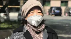 Fang Fang aliandika kila kitu kuanzia changamoto za maisha ya kila siku hadi athari za kiakili za kutengwa