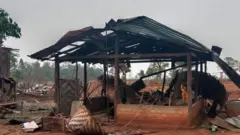 ミャンマー北東部シャン州の村で28日夜、ミャンマー国軍の爆撃で複数の建物が被害を受けたと示す複数の画像を、BBCは受け取った