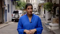 يشهد لبنان حاليا قفزة كبيرة في مجال التحول نحو الطاقة الشمسية لا سيما في قطاع السكن والمنازل بسبب الانهيار الاقتصادي.