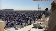 علی خامنه‌ای