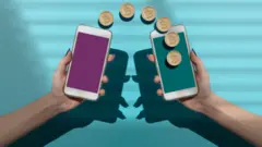 Inteligência artificial: o robô milionário que quer ser reconhecido como pessoa 5 Ilustração que mostra um celular mandando moedas de bitcoin para outro