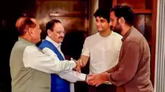 டெல்லியில் இரு தரப்புக்கும் பொதுவான ஓரிடத்தில் மத்திய அரசு சார்பாக ஜே.பி.நட்டா, ஜிதேந்திர சிங் ஆகியோரும், காக்ரோச் ஜனதா கட்சி சார்பாக செய்தித் தொடர்பாளர்கள் சௌரவ் தாஸ், அசுதோஷ் ரங்கா ஆகியோரும் பேச்சுவார்த்தையில் ஈடுபட்டனர்