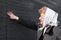 "Jamás se nos cruzó por la cabeza que iba a ser tan siniestro": los recuerdos del día del golpe de Estado que hace 50 años cambió Argentina