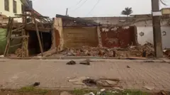 Aworan awọn ṣọọbu tijọba Kwara wó