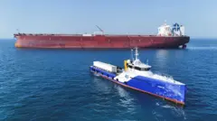 Kapal Agios Fanourios I melintasi Selat Hormuz dan tiba di perairan Irak dekat Basra, pada Jumat (17/04).
