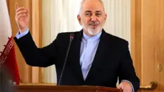 د ایران د بهرنیو چارو وزیر محمد جواد ظریف پر دوی تور پورې کړ چې د طوطي په څېر د امریکا د بې بنسټه ادعاوې تاییدوي.
