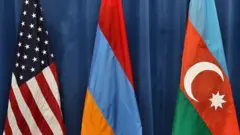 ABŞ, Ermənistan və Azərbaycan bayraqları 