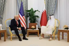 الرئيس الأمريكي دونالد ترامب يلتقي أمير قطر تميم بن حمد آل ثاني.