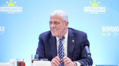 İYİ Parti lideri Dervişoğlu, Ankara'da gazetecilerle iftarda biraraya geldi.