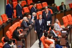 'Hayır' oyu kullanacağını açıklayan Yeni Parti milletvekilleri kimler? haber görseli