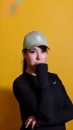 نبلوفر قلعه‌وند