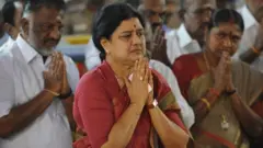 'ஜெயலலிதா மருத்துவமனையில் இருந்தபோது சசிகலா பினாமி சொத்து வாங்கினார்'