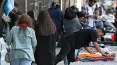 با وجود امتیازهایی که دولت سعی کرده برای تبلیغ فرزندآوری به کار گیرد، شهروندان ایرانی به افزایش جمعیت بی رغبتی نشان می‌دهند