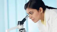 இந்திய பெண்களை அறிவியல் துறையில் சாதிக்க விடாமல் திருமணமும், குழந்தையும் தடுக்கிறதா?