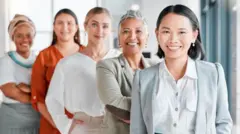 ኣብ ትምህርቲ፡ ደቂ ኣንስትዮ ካብ ደቂ ተባዕትዮ ንላዕሊ ጸብለል ይብላ እኳ እንተለዋ፡ ልዑል እቶት ዘለወን ግን ሳሕቲ እየን ዝርከባ