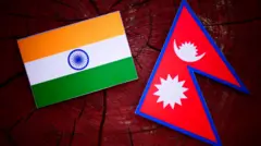 नेपाल र भारतका झण्डा