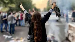 جنبش زن زندگی آزادی و نافرمانی مدنی زنان علیه حجاب اجباری