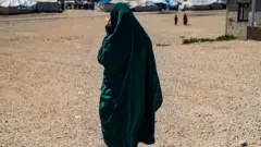 إمرأة