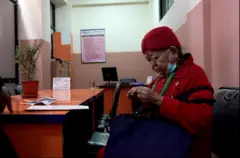 80 வயதில் பிளஸ் 2 தேர்வு எழுதும் பாட்டி