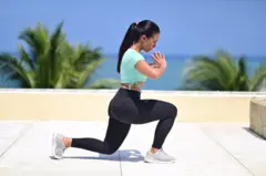 Paola Carbajal demonstrando o afundo estático