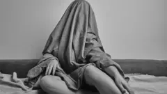 "أرنا عيوبك" في صور تعرض الإمارات