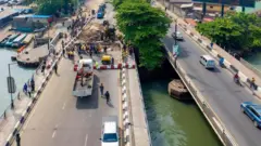 Idependece Brige wey dem dey repair