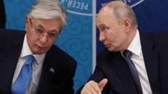 Орусия Казакстандын президентине "жок" деди. Токаев согушту "тоңдурууга" чакырган