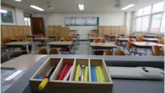 11일 서울 송파구 고등학교의 텅 빈 고3 교실 모습