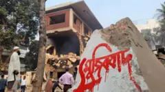 ধানমন্ডির ৩২ নম্বর বাড়ি ভেঙে গুঁড়িয়ে দেওয়া হয় (ফাইল ছবি)